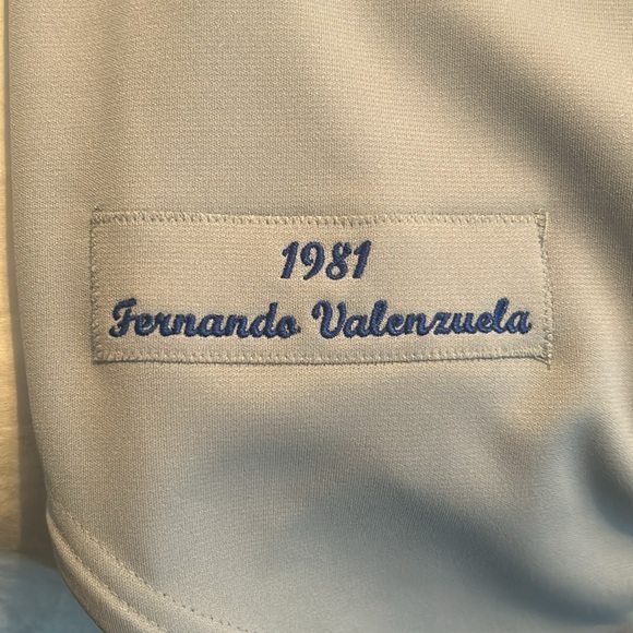 Authentic Fernando Valenzuela Los Angeles Dodgers Cooperstown Collection 1981 - Picture 4 of 6